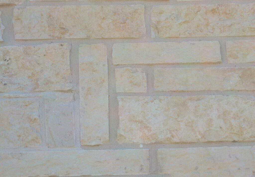 Cream Chop natural stone veneer